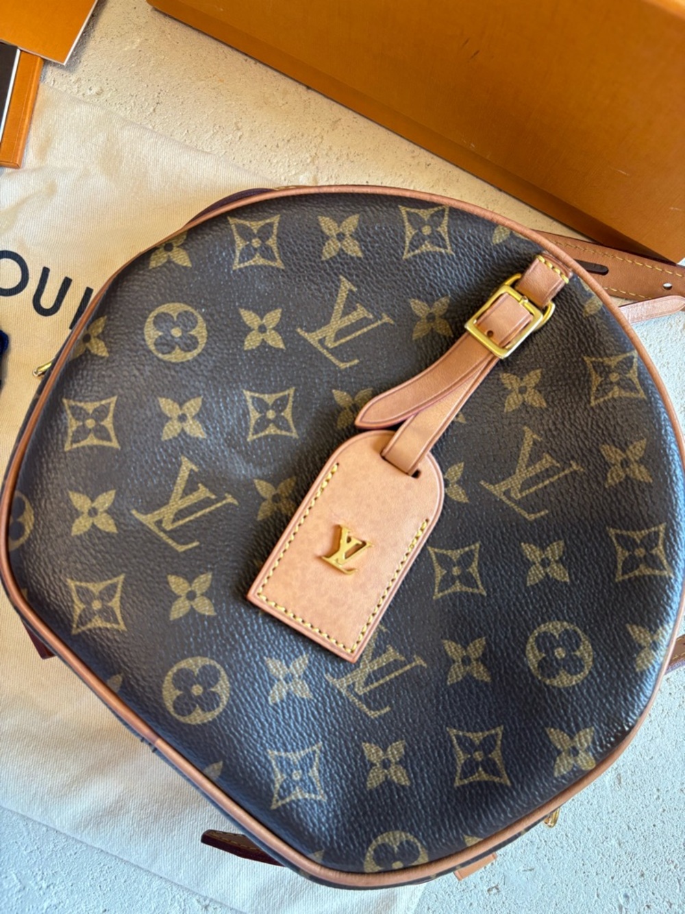 Louis Vuitton Monogram Round Crossbody in Brown and Tan